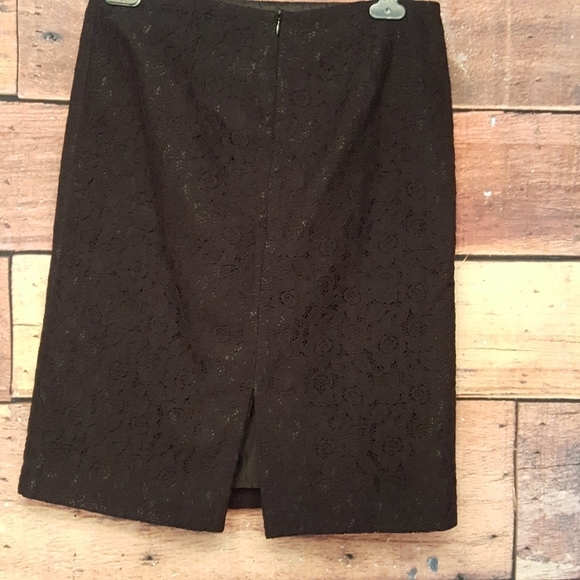 BLACK lace skirt - Picture 7 of 8